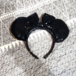 Black sequin Minnie ears